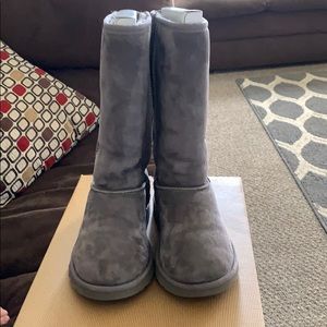 Tall grey ugg boots